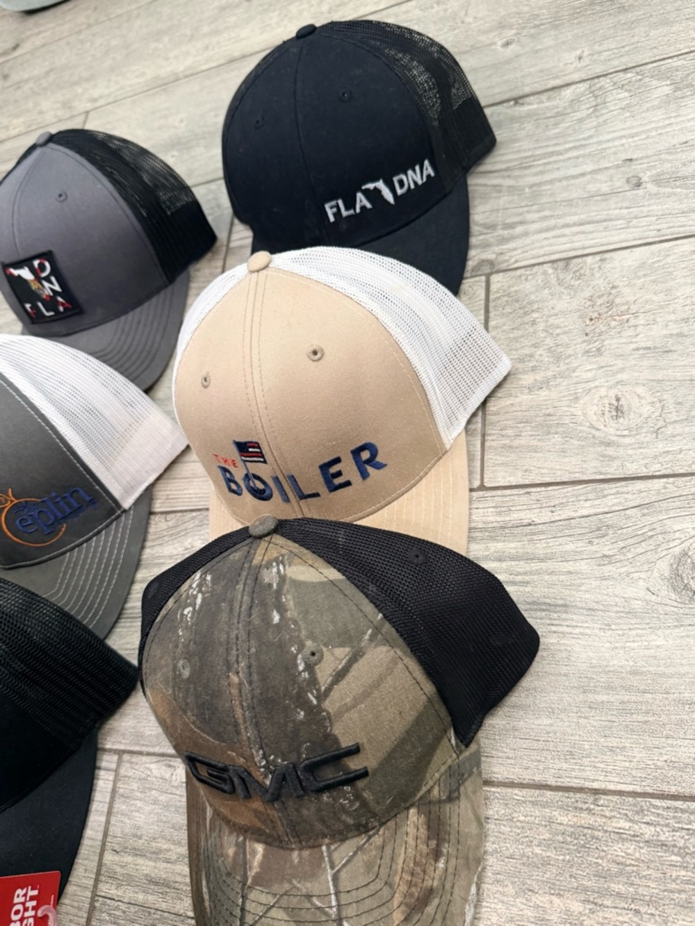Various Trucker Hats (Lot of 7) - Picture 3 of 5